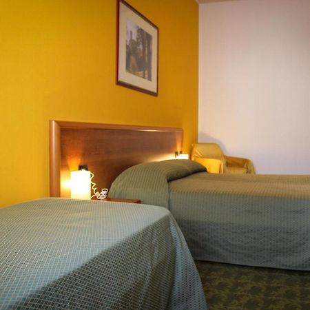 Hotel Centrale Este Εξωτερικό φωτογραφία