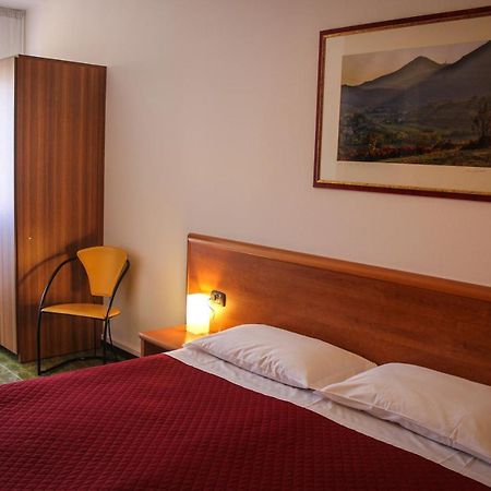 Hotel Centrale Este Εξωτερικό φωτογραφία