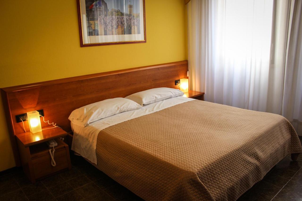 Hotel Centrale Este Εξωτερικό φωτογραφία
