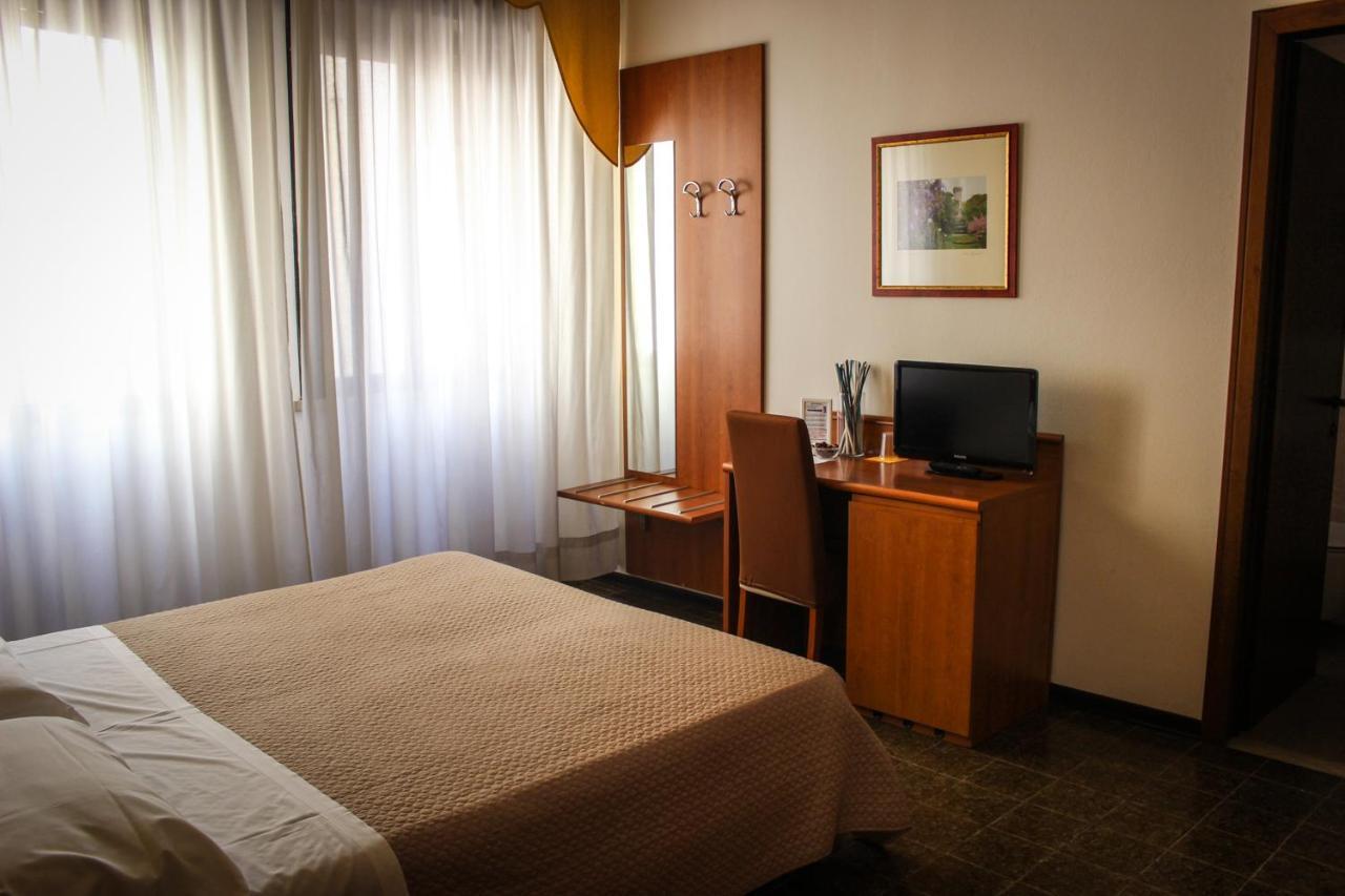 Hotel Centrale Este Εξωτερικό φωτογραφία