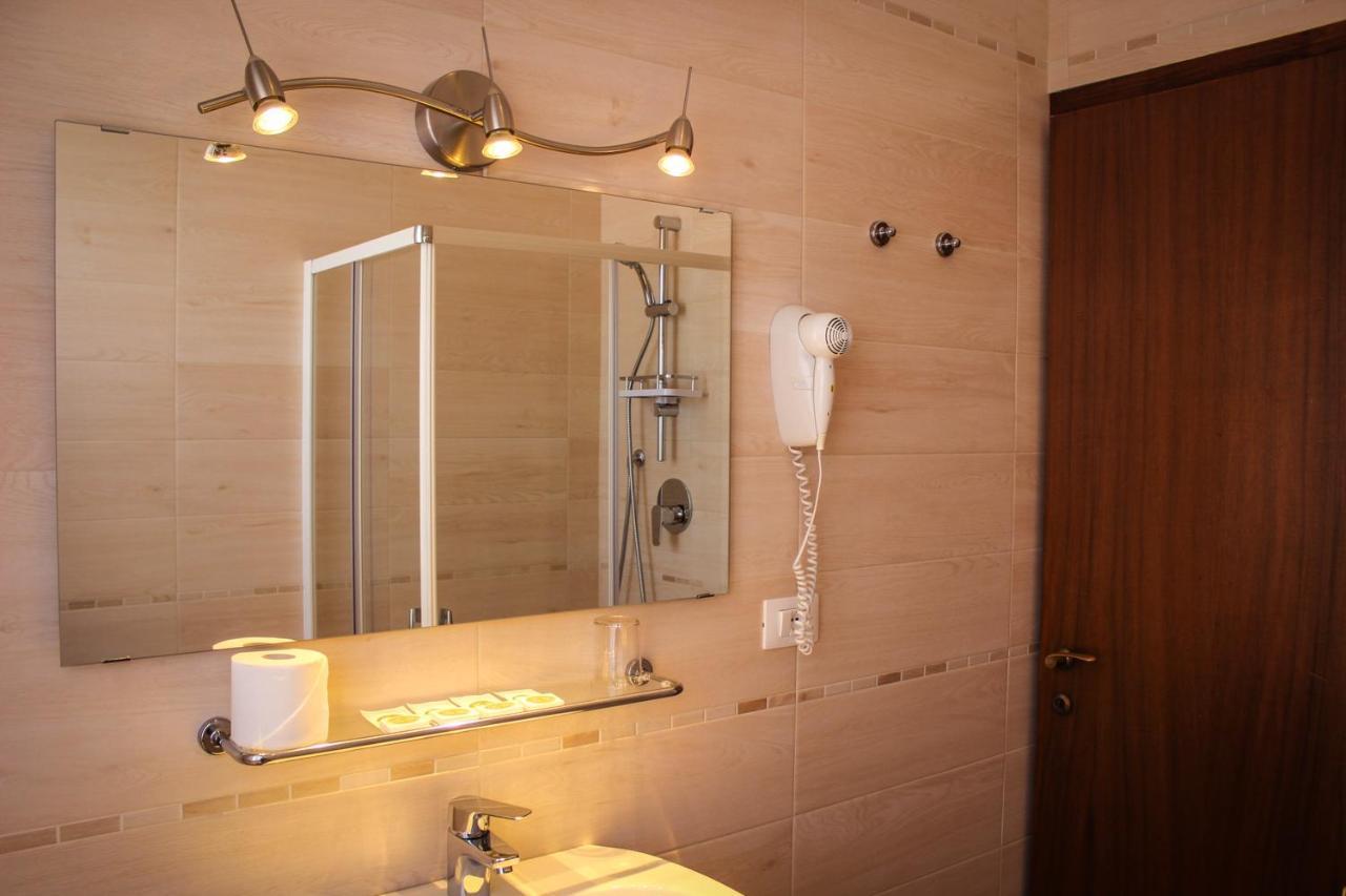 Hotel Centrale Este Εξωτερικό φωτογραφία