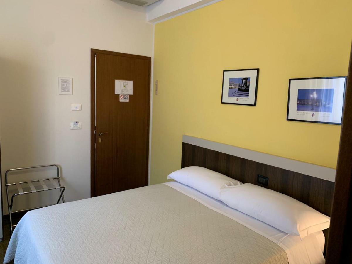 Hotel Centrale Este Εξωτερικό φωτογραφία