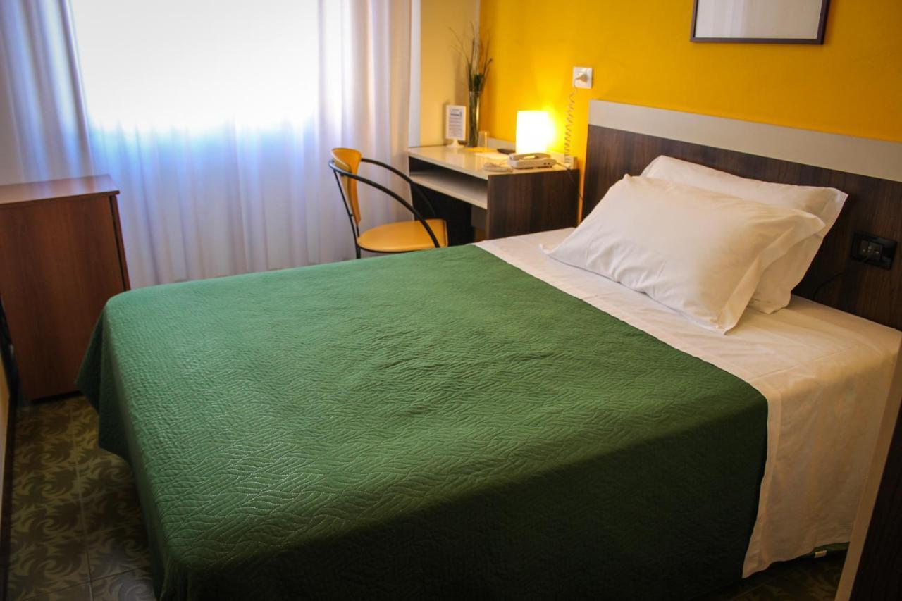 Hotel Centrale Este Εξωτερικό φωτογραφία