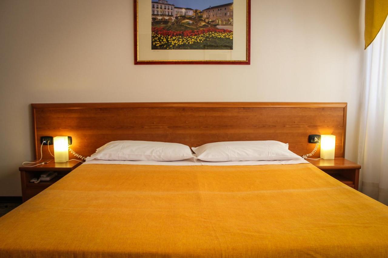 Hotel Centrale Este Εξωτερικό φωτογραφία