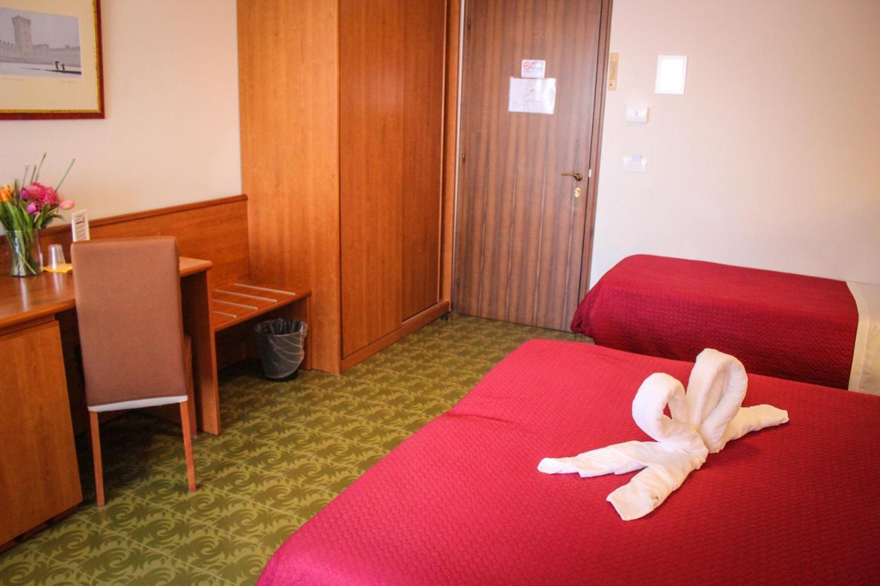Hotel Centrale Este Εξωτερικό φωτογραφία