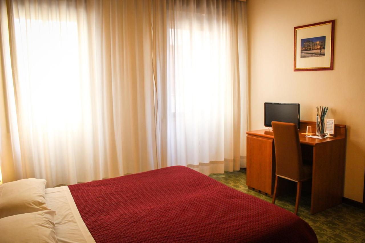 Hotel Centrale Este Εξωτερικό φωτογραφία